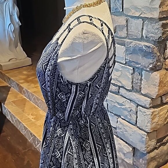 Strappy sundress size medium by Miss Daisy - Picture 3 of 10